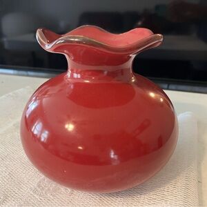 SOUTHERN LIVING RUFFLED EDGE CINNABAR RED VASE